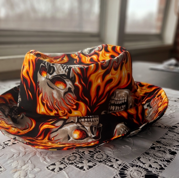 Flaming Skulls Bucket Hat Summer Hat - Picture 4 of 6